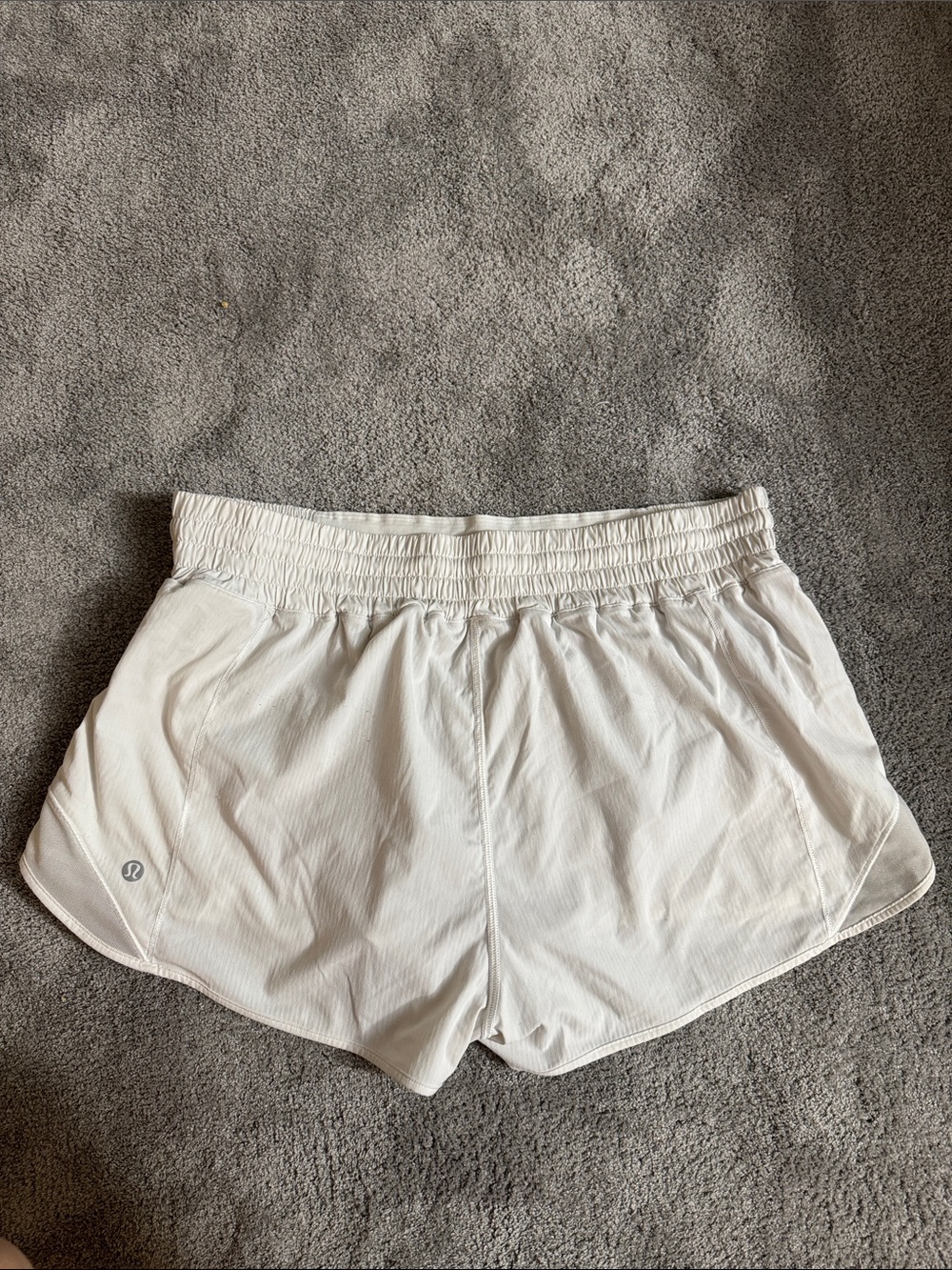 lululemon athletica White hotty hot 2.5 inch Shorts